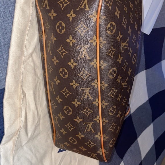 Used but in great condition show signs of wear .. - Picture 5 of 13